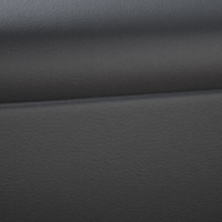 Chevrolet Silverado 2026 en negro y azul.